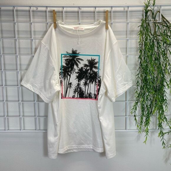 Tops - ROMWE- Coconut Tree 🌴 Graphic Tee
